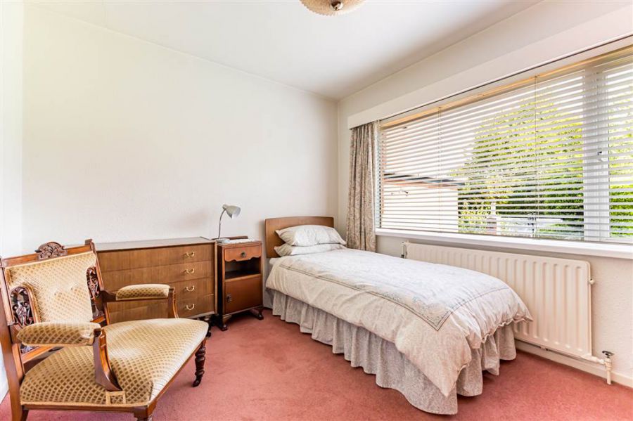 40 Knightsbridge Park
