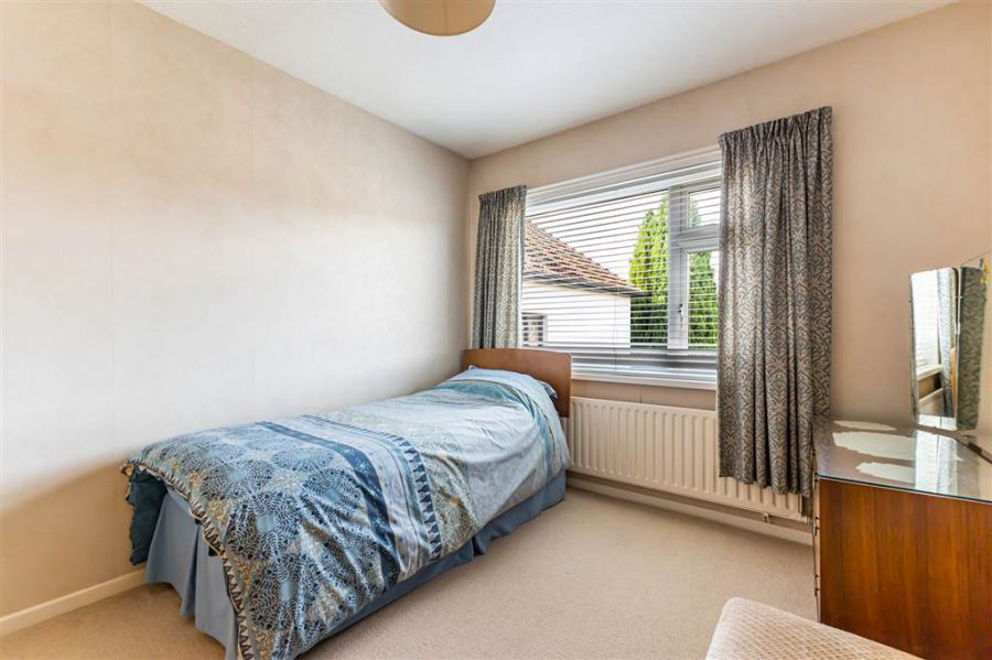 40 Knightsbridge Park