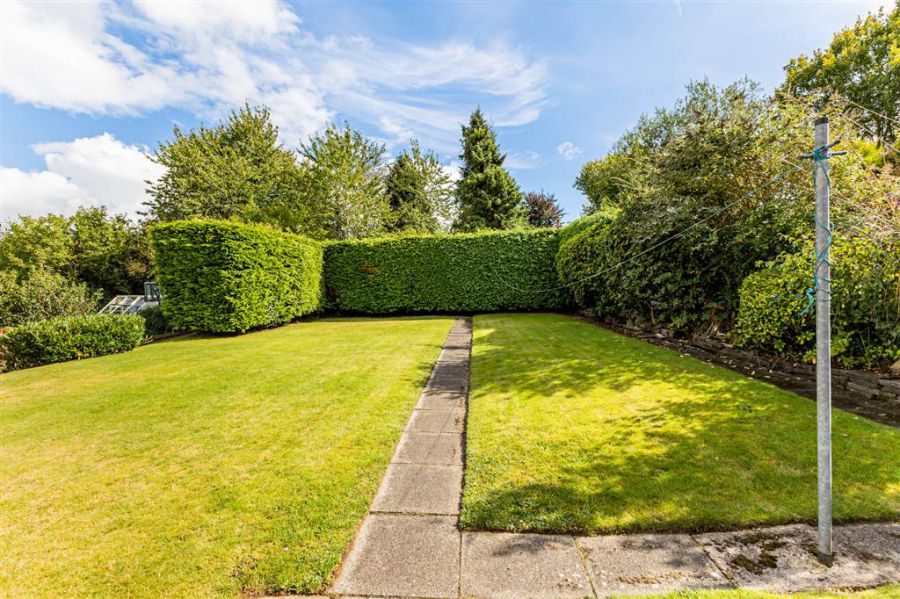 40 Knightsbridge Park