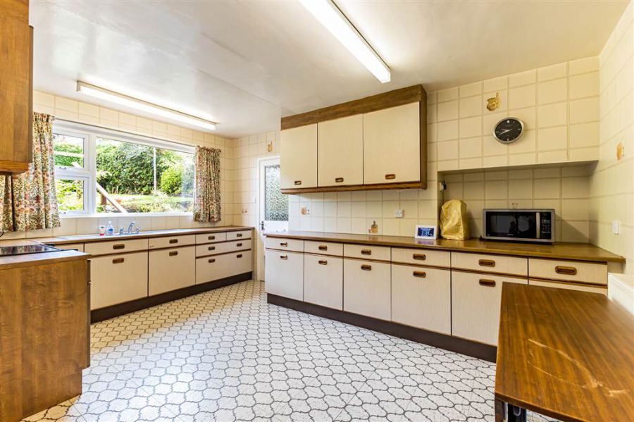 40 Knightsbridge Park