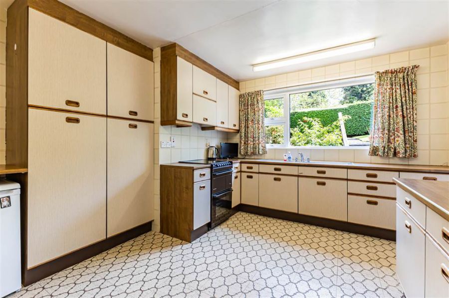 40 Knightsbridge Park