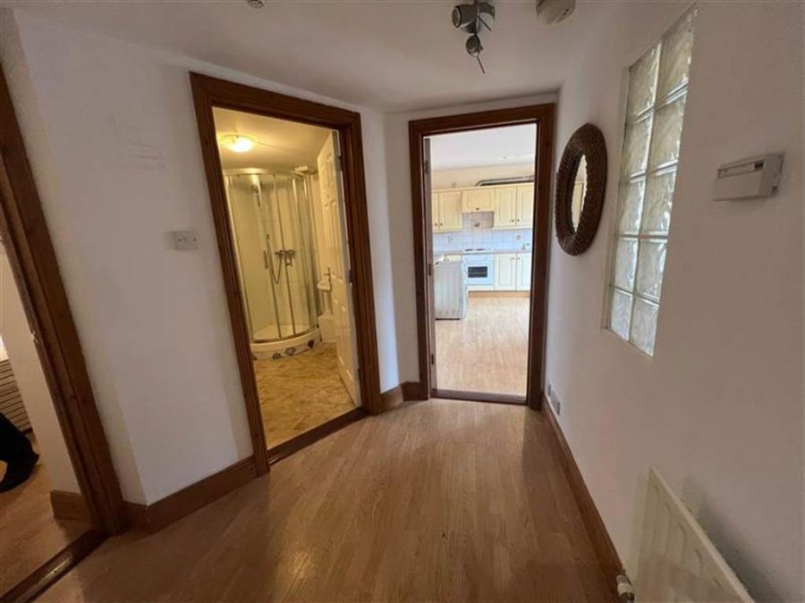 Apt6 89 Eglantine Avenue