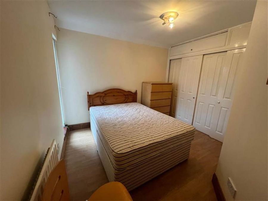 Apt6 89 Eglantine Avenue