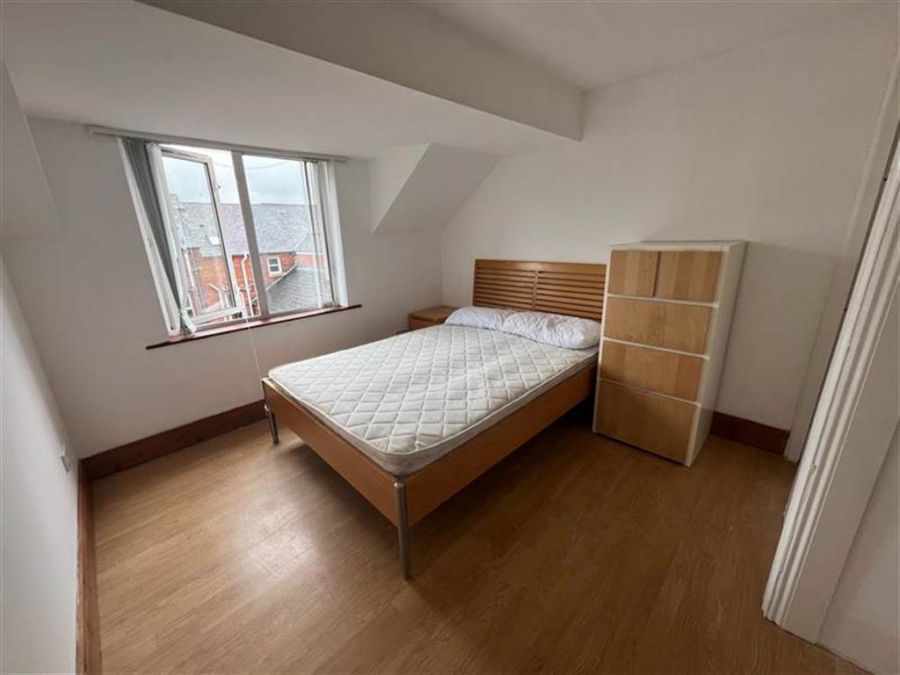 Apt6 89 Eglantine Avenue