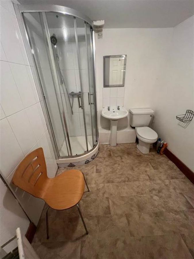 Apt6 89 Eglantine Avenue