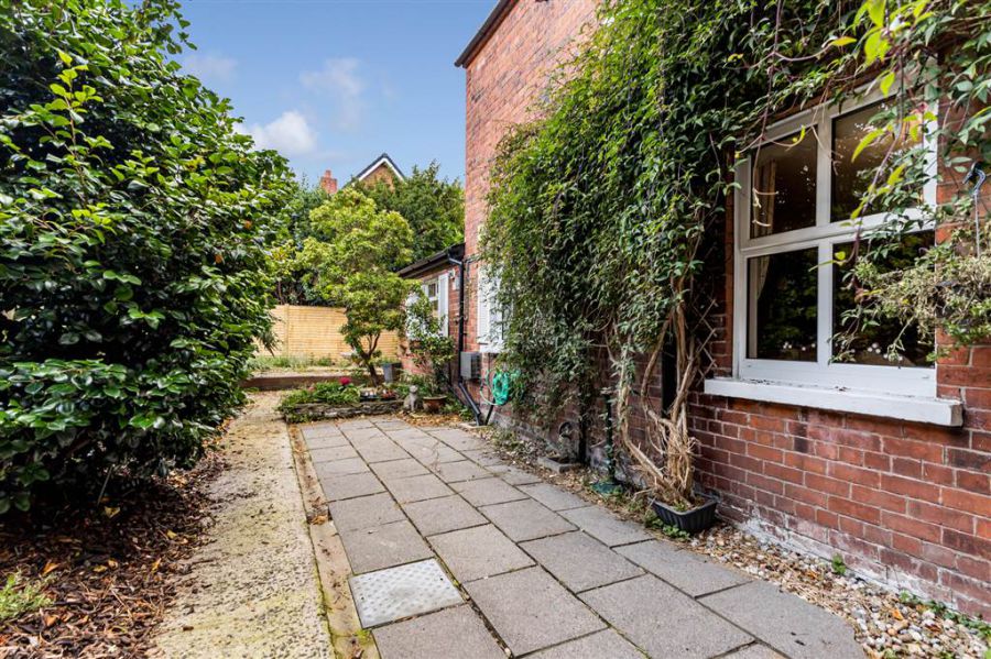92 Marlborough Park Central 92 Marlborough Park Central