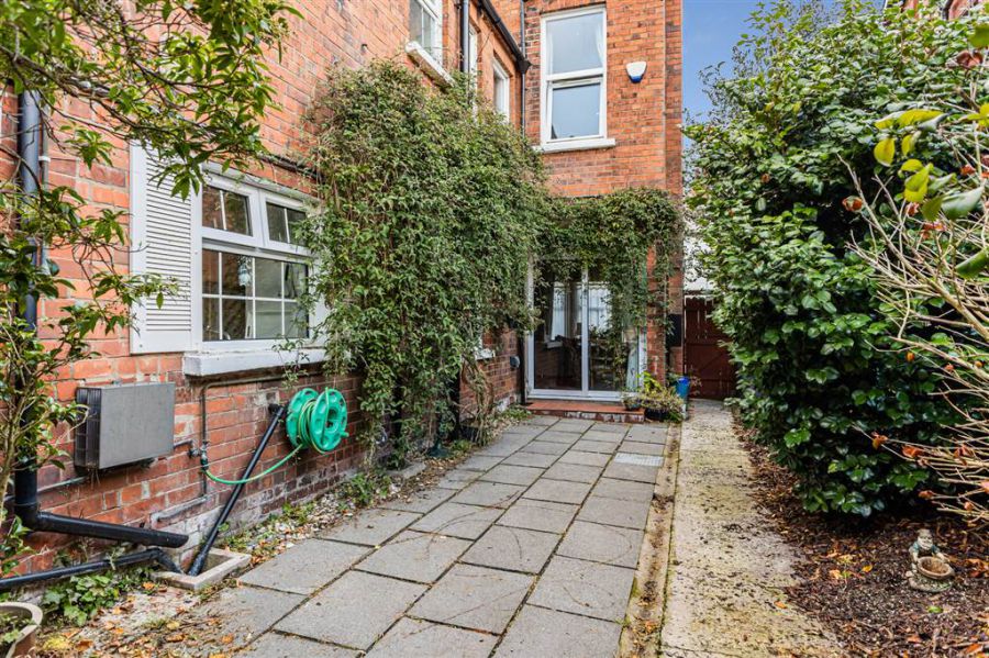 92 Marlborough Park Central 92 Marlborough Park Central
