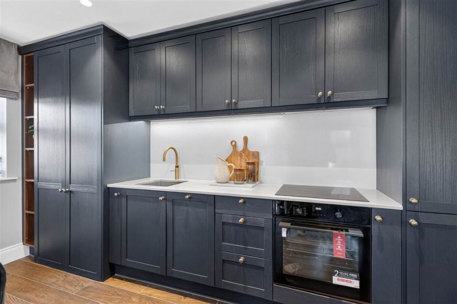 Apt 1 Fairmont Apartments