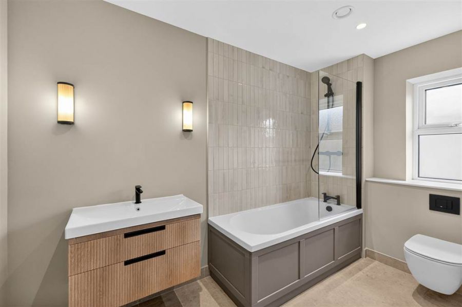 Apt 5 Fairmont Apartments