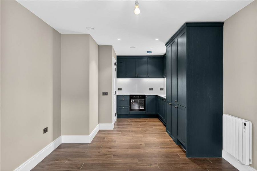 Apt 5 Fairmont Apartments