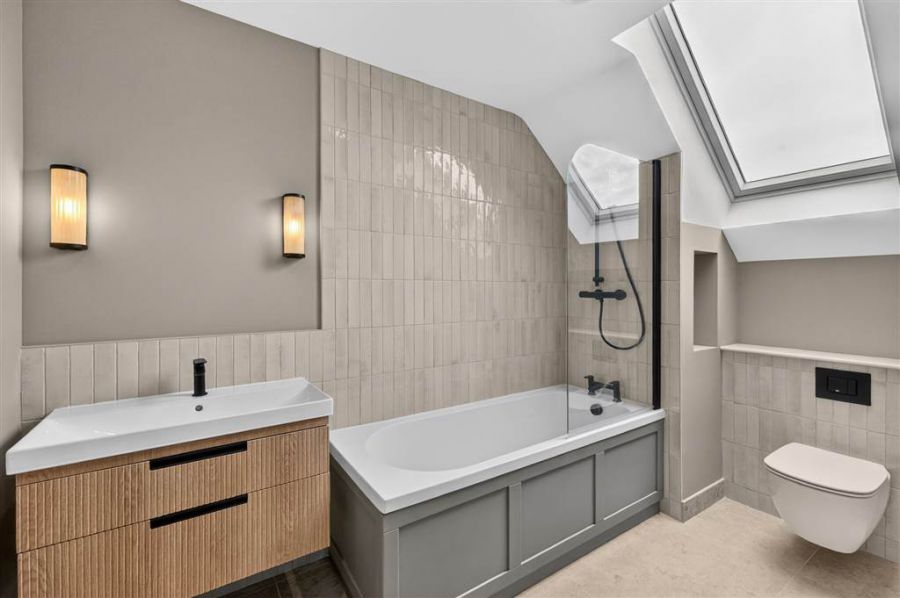 Apt 8 Fairmont Apartments