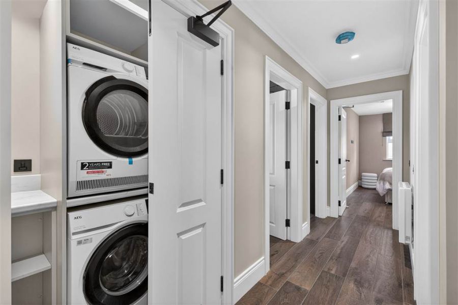 Apt 9 Fairmont Apartments