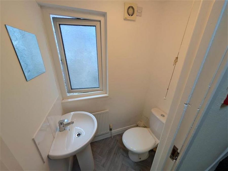 Flat 2 32 Lawrence Street