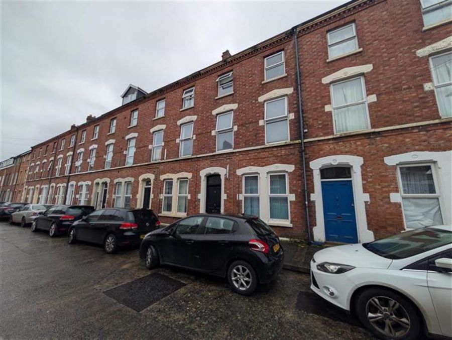 Flat 2 32 Lawrence Street