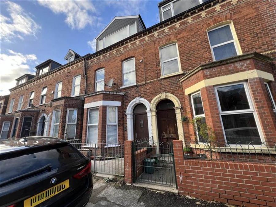 11b Rushfield Avenue