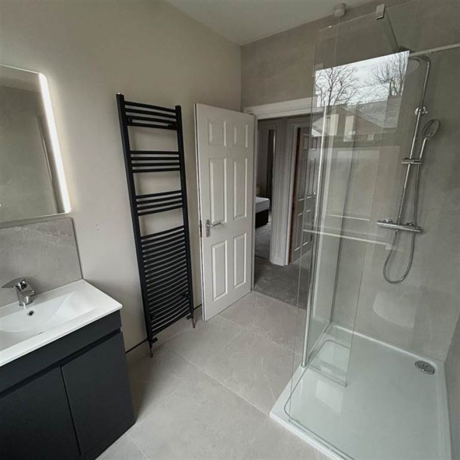 11b Rushfield Avenue