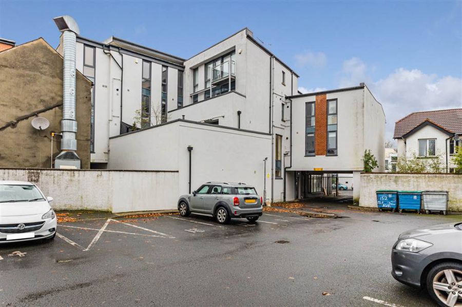 Apt 9 152 Malone Avenue