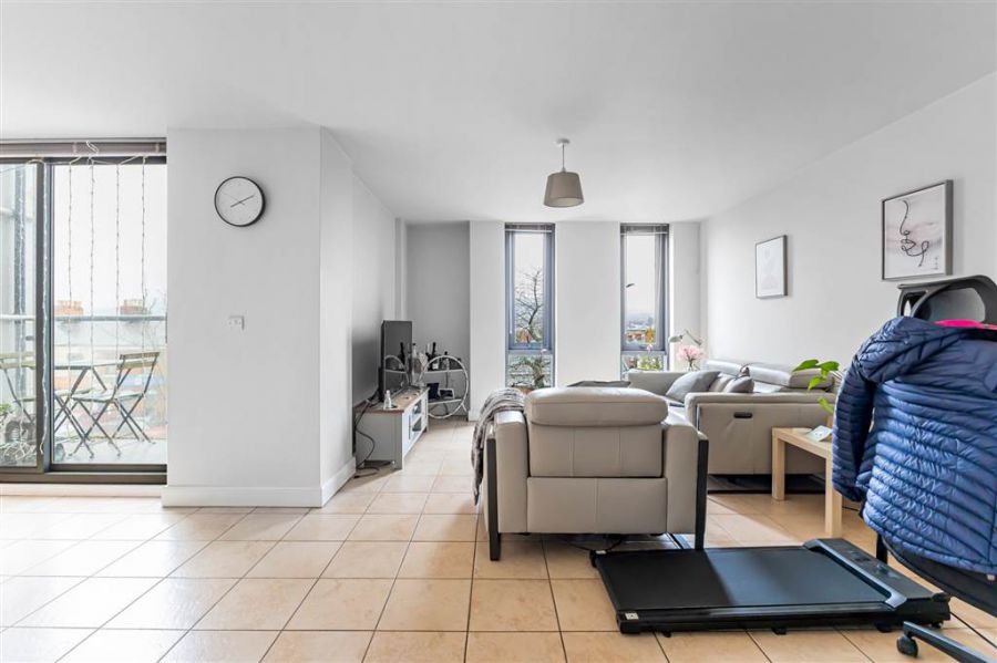 Apt 9 152 Malone Avenue