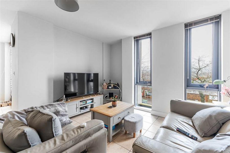 Apt 9 152 Malone Avenue