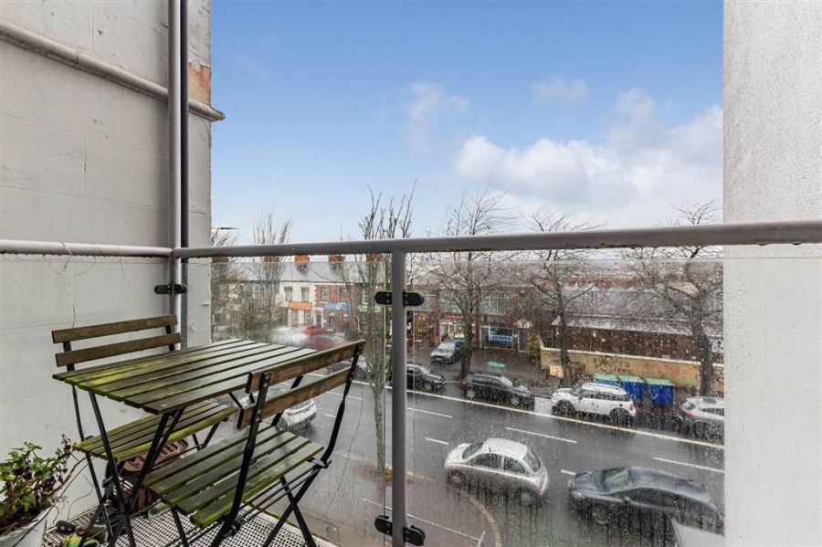 Apt 9 152 Malone Avenue