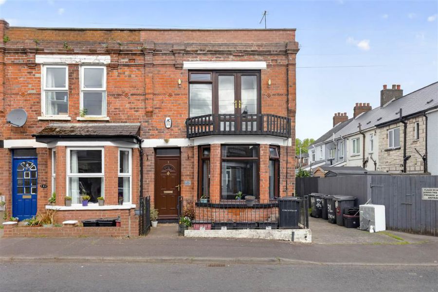 1 Laganvale Street
