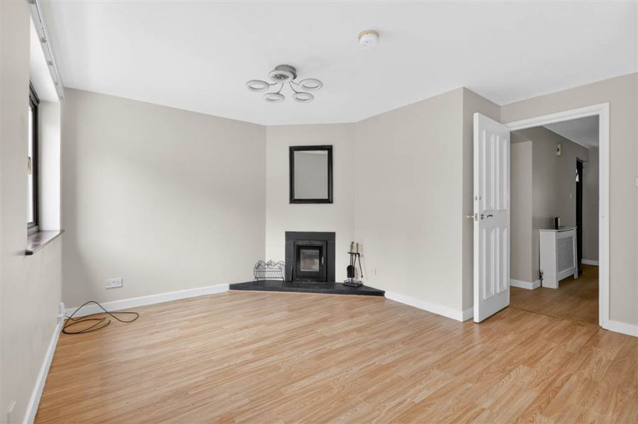 Apt 1 82A South Parade