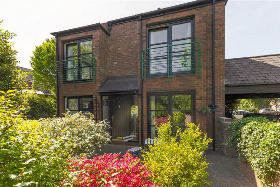 6 Malone Manor, Off Malone Road, Belfast, BT9 6SR