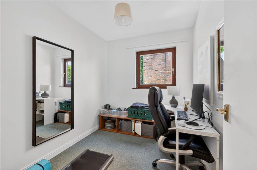 6 Malone Manor