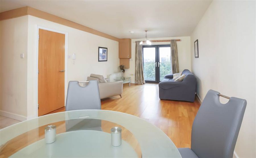Apt 45 Quay Gate