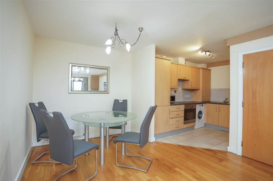 Apt 45 Quay Gate