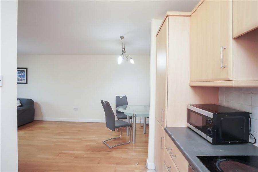 Apt 45 Quay Gate