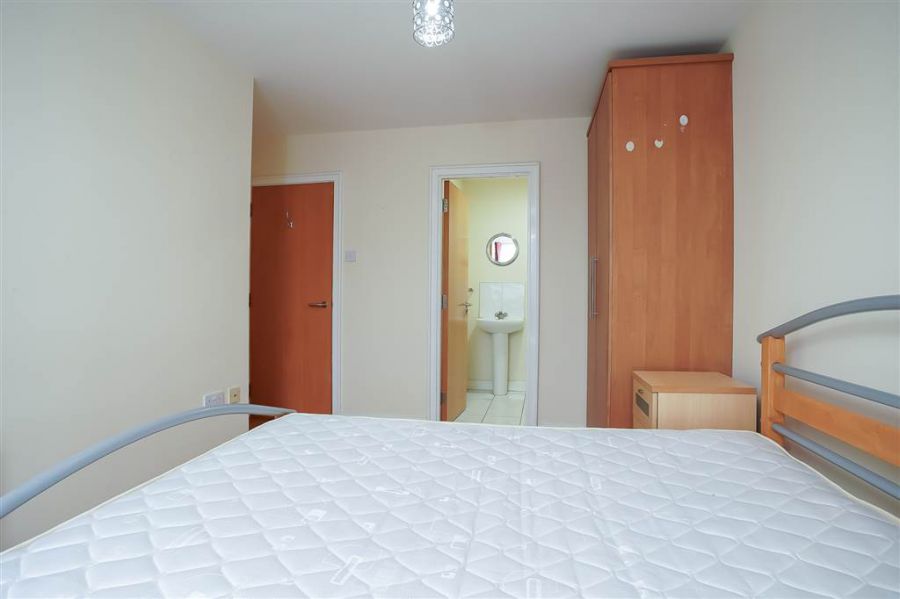 Apt 45 Quay Gate
