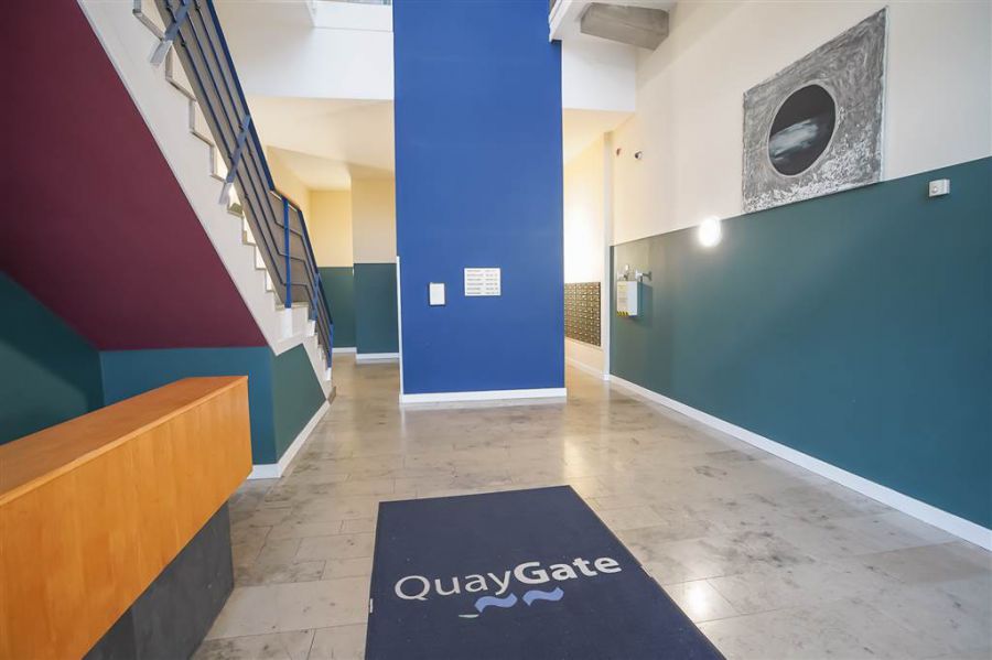 Apt 45 Quay Gate