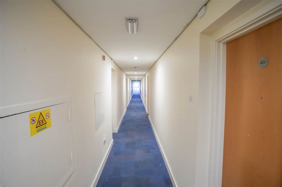Apt 45 Quay Gate