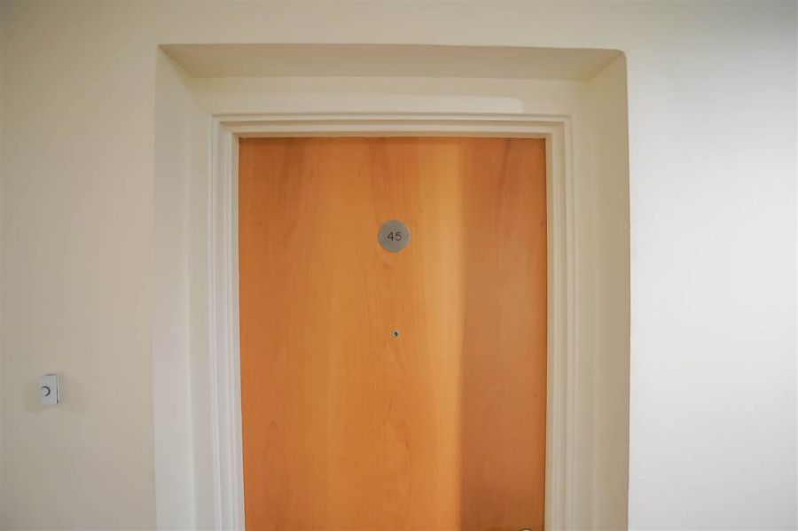 Apt 45 Quay Gate