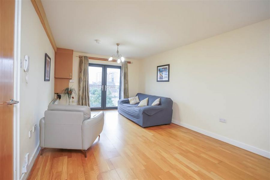Apt 45 Quay Gate