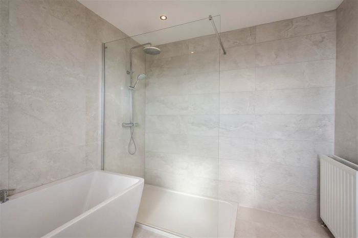 8 Royal Lodge Mews