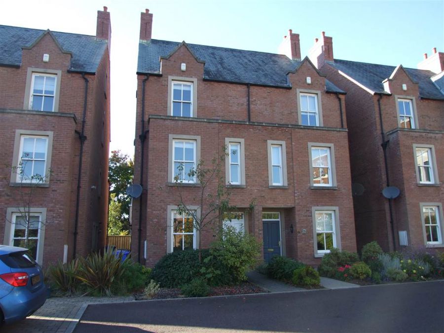 7 Danesfort Park West