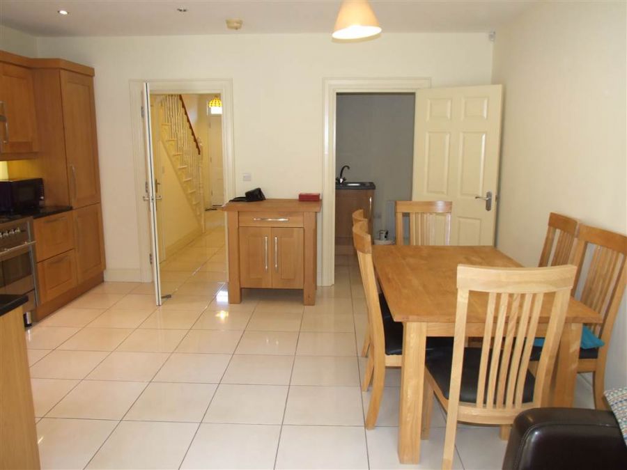 7 Danesfort Park West