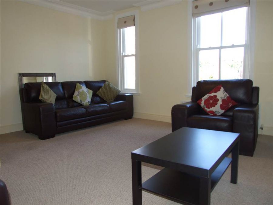 7 Danesfort Park West