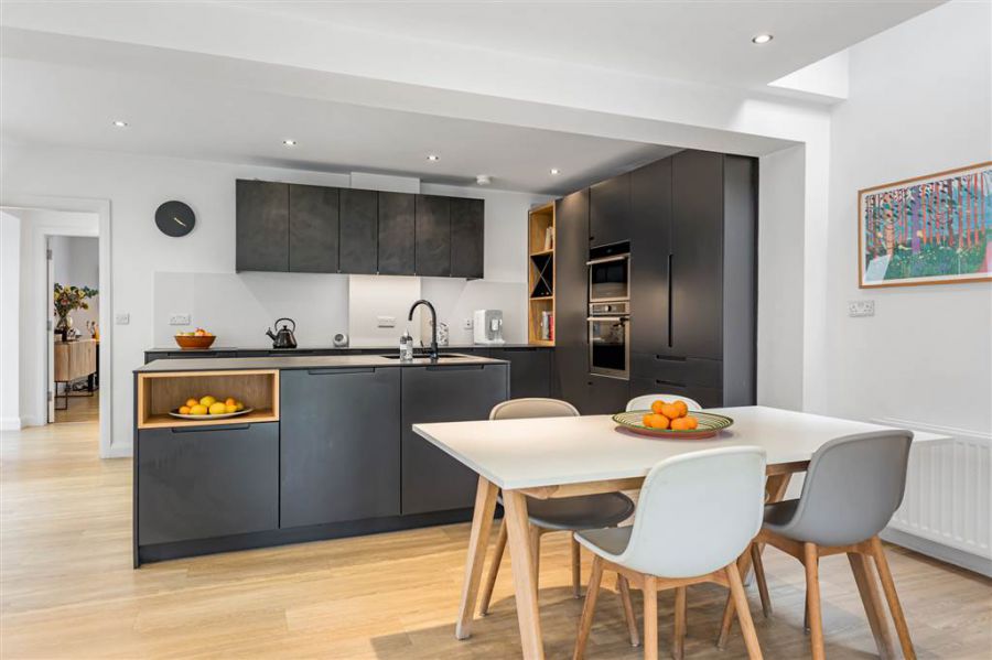 9 Knightsbridge Park