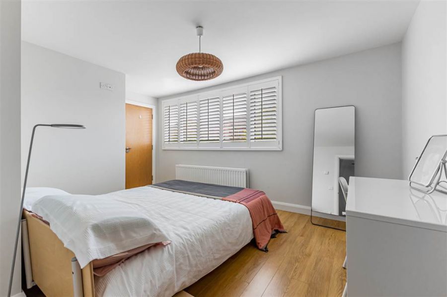 9 Knightsbridge Park