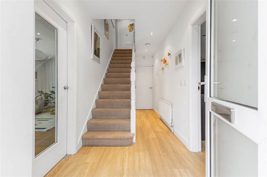 9 Knightsbridge Park