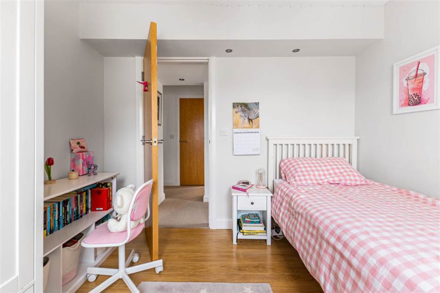 9 Knightsbridge Park