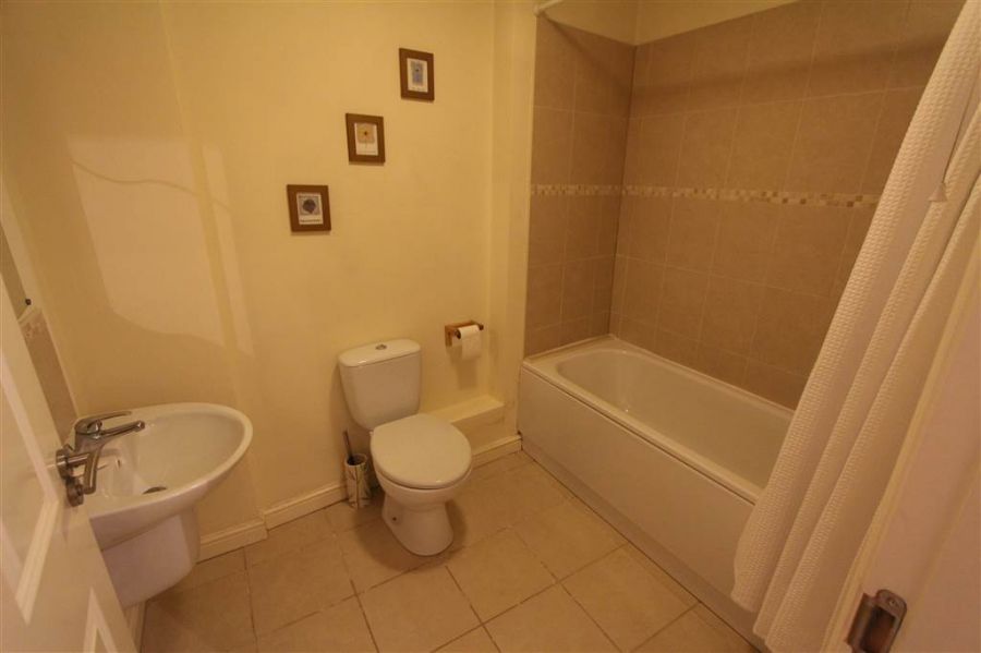 Apt 28 4 Bell Towers South