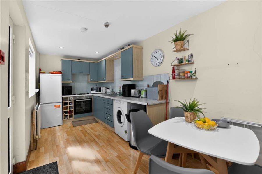 3 Sandhurst Gardens