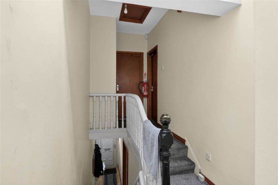3 Sandhurst Gardens
