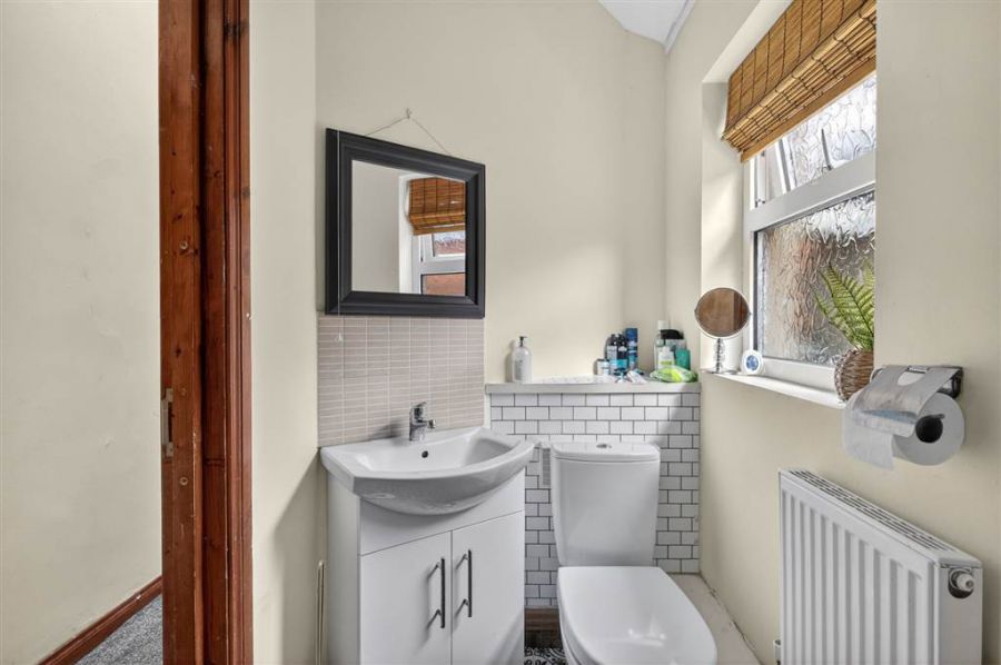 3 Sandhurst Gardens