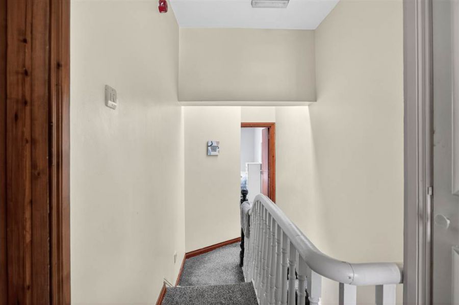 3 Sandhurst Gardens