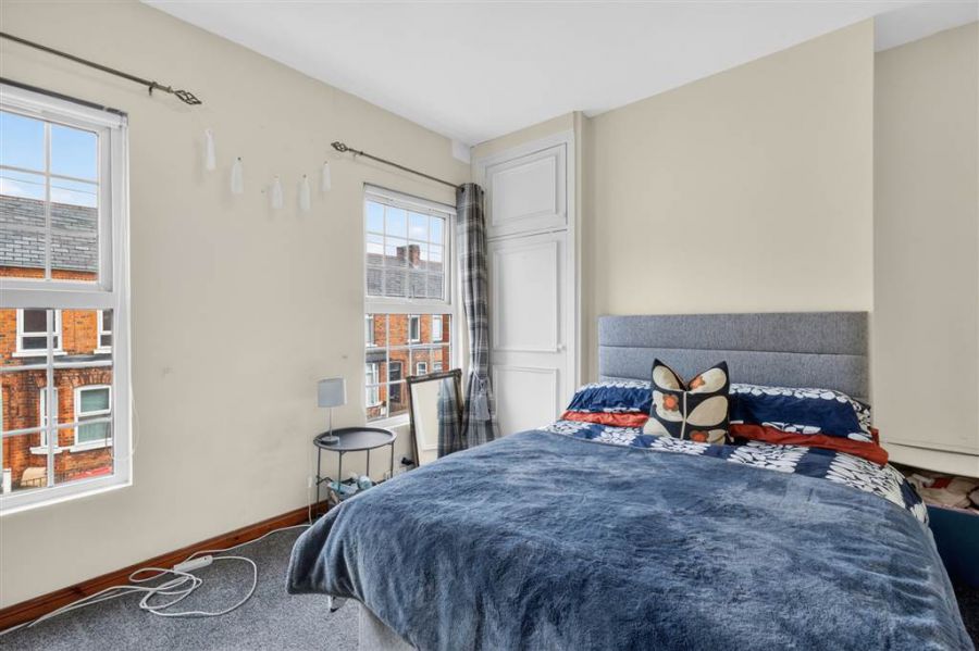 3 Sandhurst Gardens